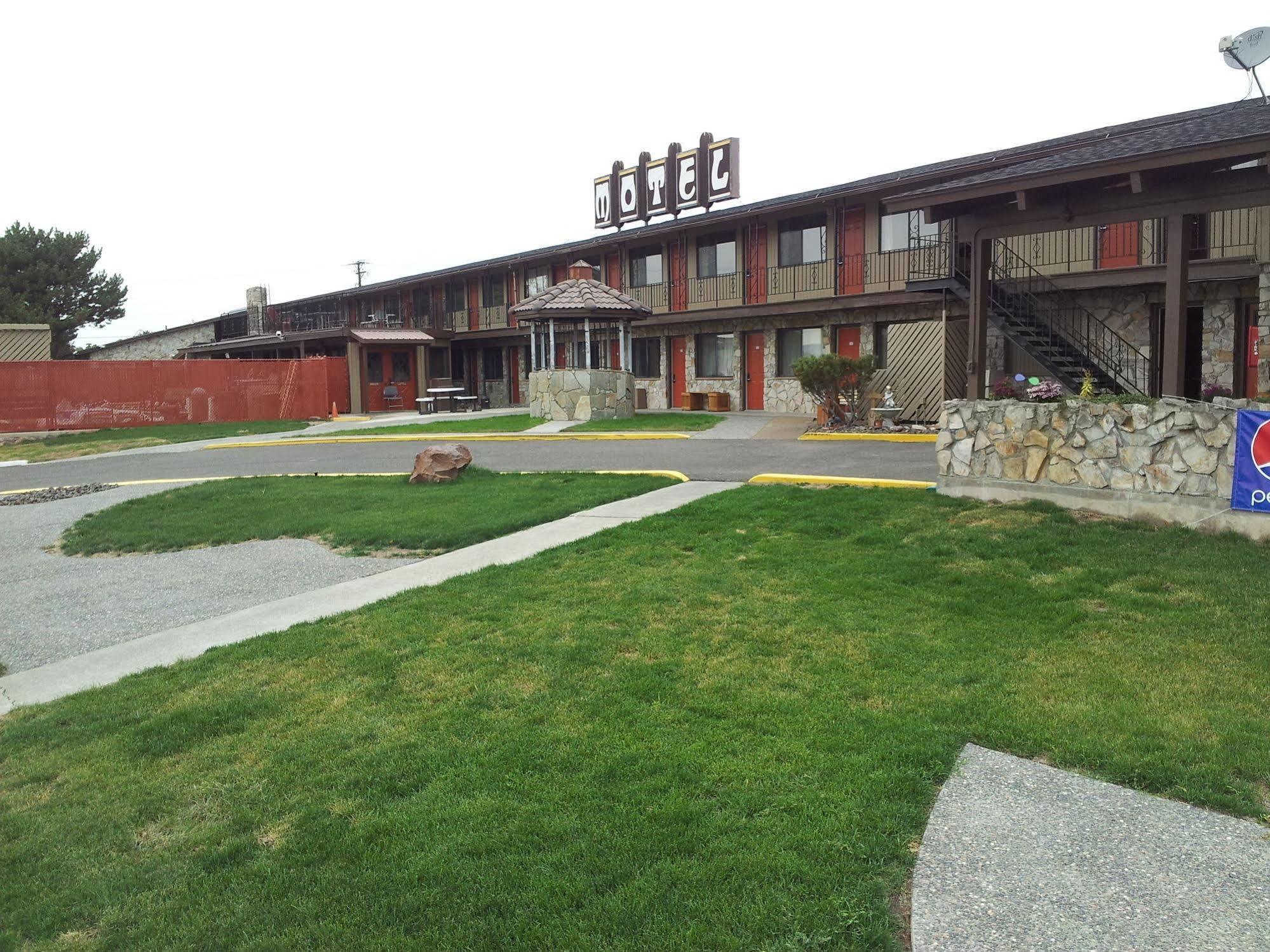 Richland Inn And Suites Esterno foto
